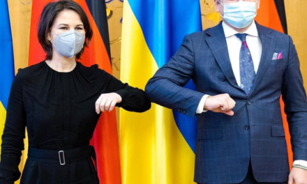 برلين تتعهد بضمان أمن أوكرانيا