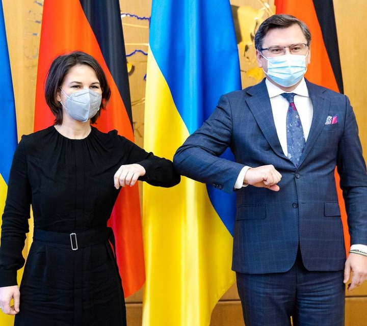 برلين تتعهد بضمان أمن أوكرانيا