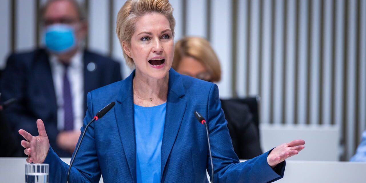 Manuela Schwesig schickt einem Anwaltspost auf Steuerzahlerkosten
