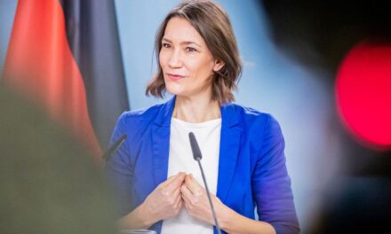 Spiegel: Gruppen müssen zusammenbleiben können