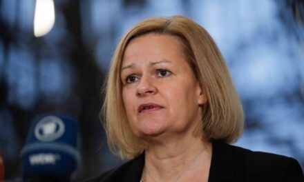 وزيرة الداخلية تنصح الألمان بمخزون طواريء