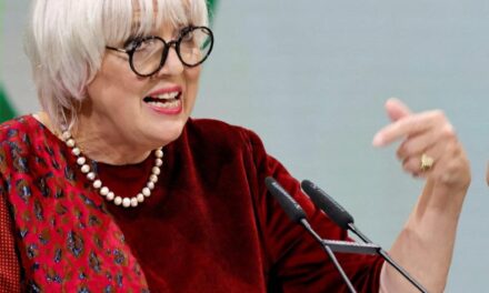 Kulturstaatsministerin Roth: „Kulturelles Erbe schützen und unabhängige Berichterstattung sichern“