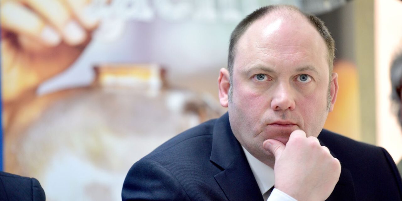 Joachim Paul: Bizarre Kopftuch-Propaganda auf Steuerzahlers Kosten