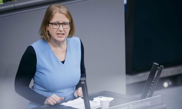 Preis des Bundesfamilienministeriums zeichnet Mehrgenerationenhäuser für gesellschaftliches Engagement aus