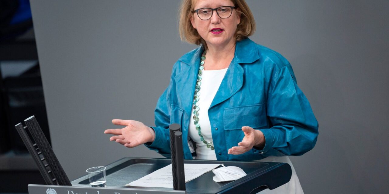 BMin Lisa Paus: „Wir investieren in die innere Stärke unsere Gesellschaft“