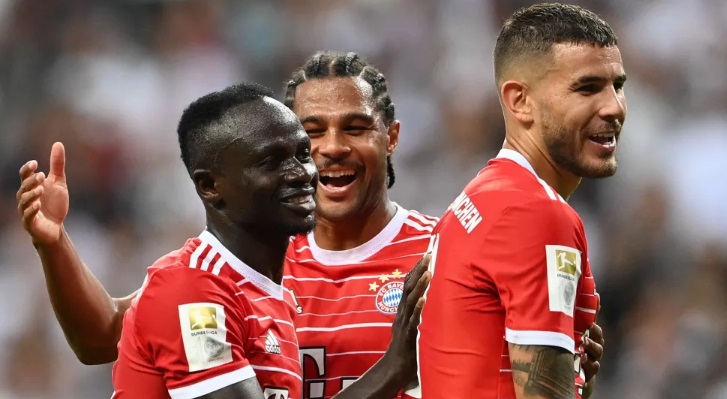 FC Bayern feiert Fußballfest in Frankfurt