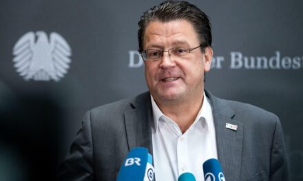 Stephan Brandner: Schlesinger muss sofort sämtliche Posten abgeben