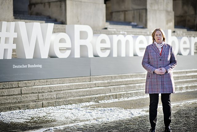    البرلمان الألمانى يشارك في حملة التذكارية لليهود