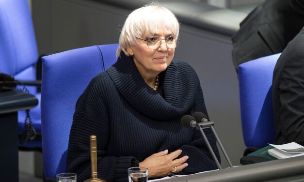 Claudia Roth: „8. Mai steht für das notwendige Eintreten für Frieden, Freiheit, Demokratie“ 