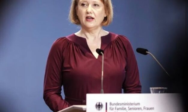 Lisa Paus legt Zweiten Evaluationsbericht zum Entgelttransparenzgesetz vor