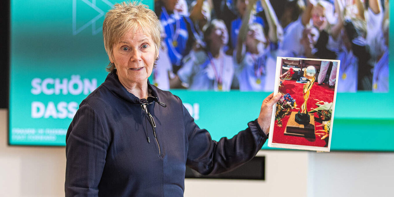 Tina Theune erhält den Ehrenpreis “Lebenswerk“ des DFB