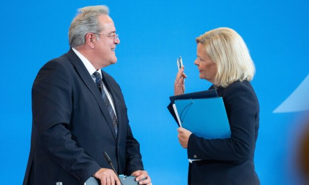 Bundesinnenministerin Nancy Faeser  stellen Jahresbericht der Bundespolizei 2022 vor