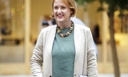  مجلس الوزراء الألماني يدعم مبادرة مكافحة التمييز الجنسي