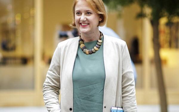  مجلس الوزراء الألماني يدعم مبادرة مكافحة التمييز الجنسي