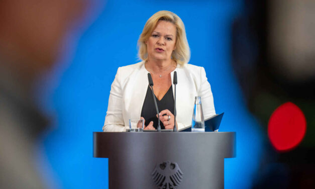 وزيرة الداخلية الألمانية: تعزيز الديمقراطية هو مسؤولية المجتمع ككل