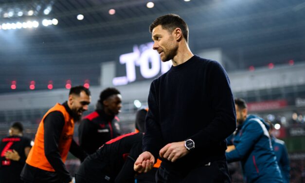 Bayer Leverkusen siegt 3:0 und hält den FC Bayern auf Distanz