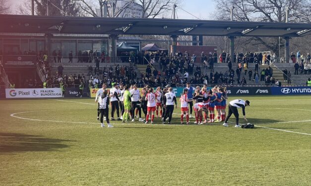 BAYERN-FRAUEN FESTIGEN PLATZ EINS
