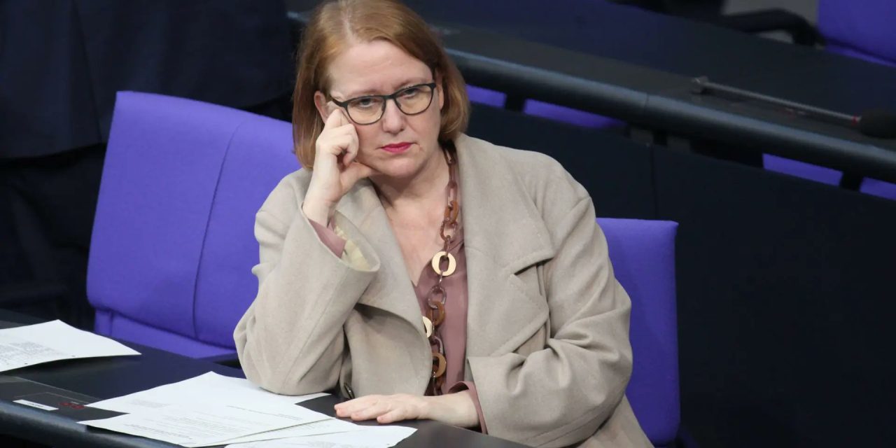 الاحتفال باليوم العالمي للغجر في برلين