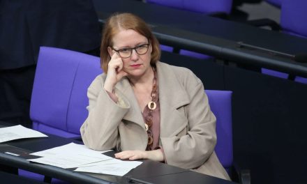 الاحتفال باليوم العالمي للغجر في برلين