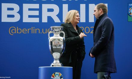 Sportministerin Faeser besucht Berliner Olympiastadion