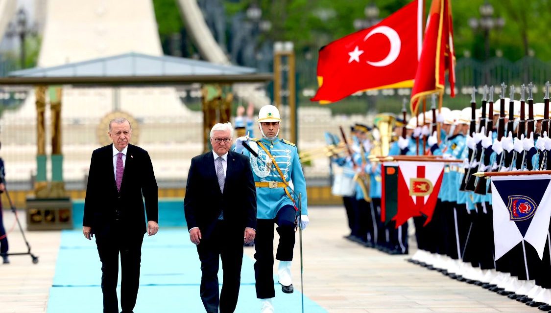 “شتاينماير في تركيا: “نحن بحاجة لبعضنا البعض