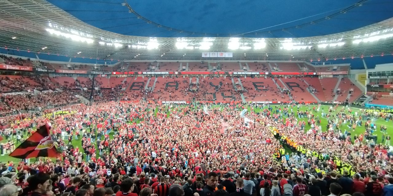 جماهير ليفركوزن تحتفل حتي الصباح بلقب الدوري الألماني