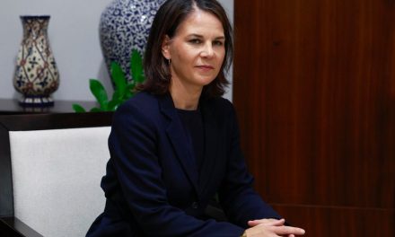 برلين تطالب إسرائيل لوقف احتياج غزة بريا وتطالب حماس بالاستسلام