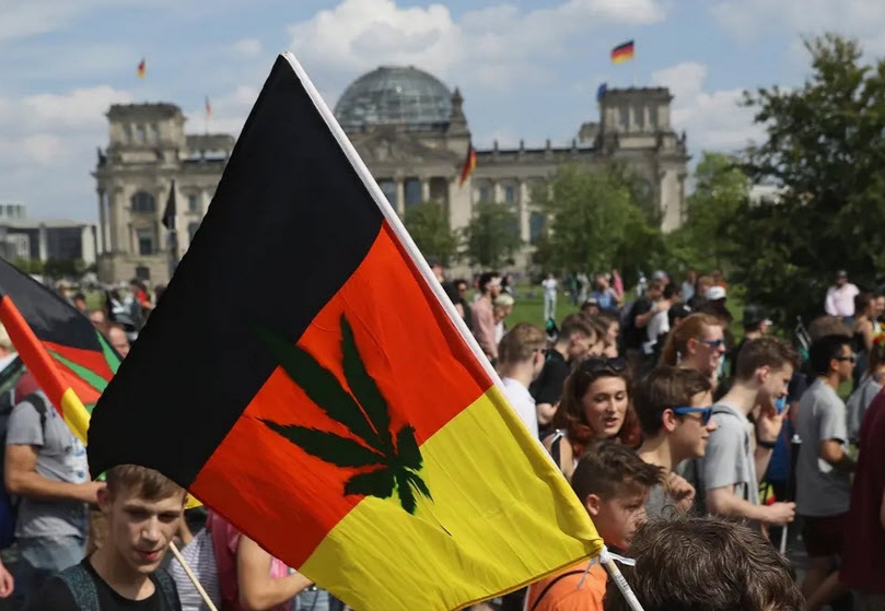 ألمانيا تقنن تدخين الحشيش وزراعته رسميا
