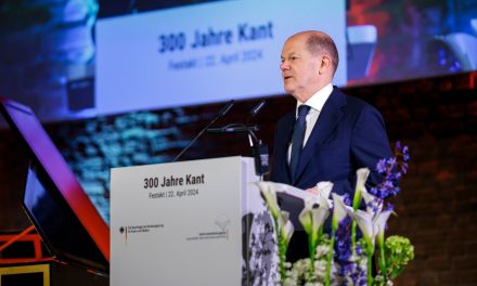 300 Jahre Kant:  Olaf Scholz kritisiert Putin