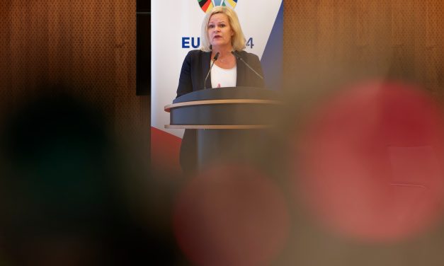 Sportministerin Faeser: Fußball-Hochburgen im Ruhrgebiet stehen für Begeisterung und Leidenschaft   