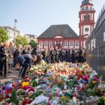 “البديل” يطلب ترحيل المجرمين بدلا من منع السكاكين”