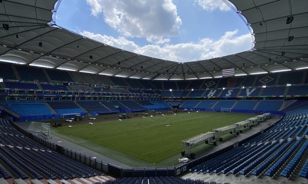 Hunderte Polizisten durchsuchen Volksparkstadion