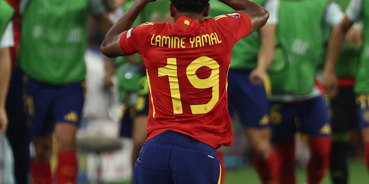 Spanien zieht ins Finale ein