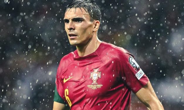 FC BAYERN VERPFLICHTET JOÃO PALHINHA