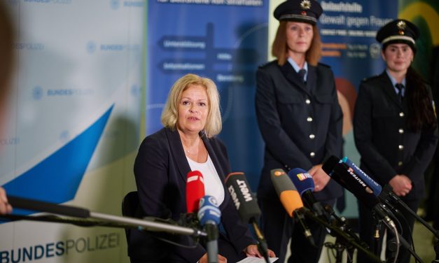 Faeser eröffnet die erste Anlaufstelle der Bundespolizei zum Schutz von Frauen vor Gewal