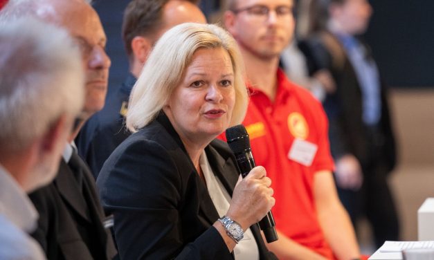 Bürgerinnen und Bürger konnten sich über gute Krisenvorsorge und Engagement im Ehrenamt informieren