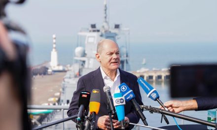 Scholz nimmt an den Gedenkfeierlichkeiten anlässlich des 80. Jahrestages der Befreiung des KZ Auschwitz teil