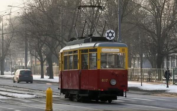 DER KULTURZUG FÄHRT JETZT AUCH NACH WARSCHAU