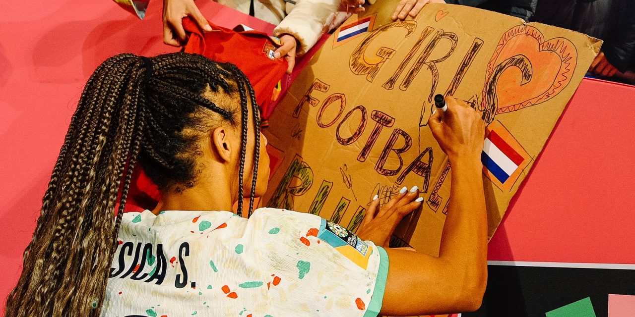 Afrika im Blickpunkt, Japan in Feststimmung