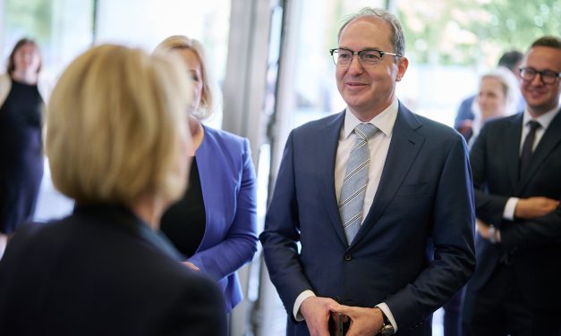 Bundesinnenminister Dobrindt verbietet den Verein „Königreich Deutschland“