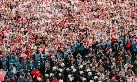 Köln steigt als Zweitliga-Meister auf