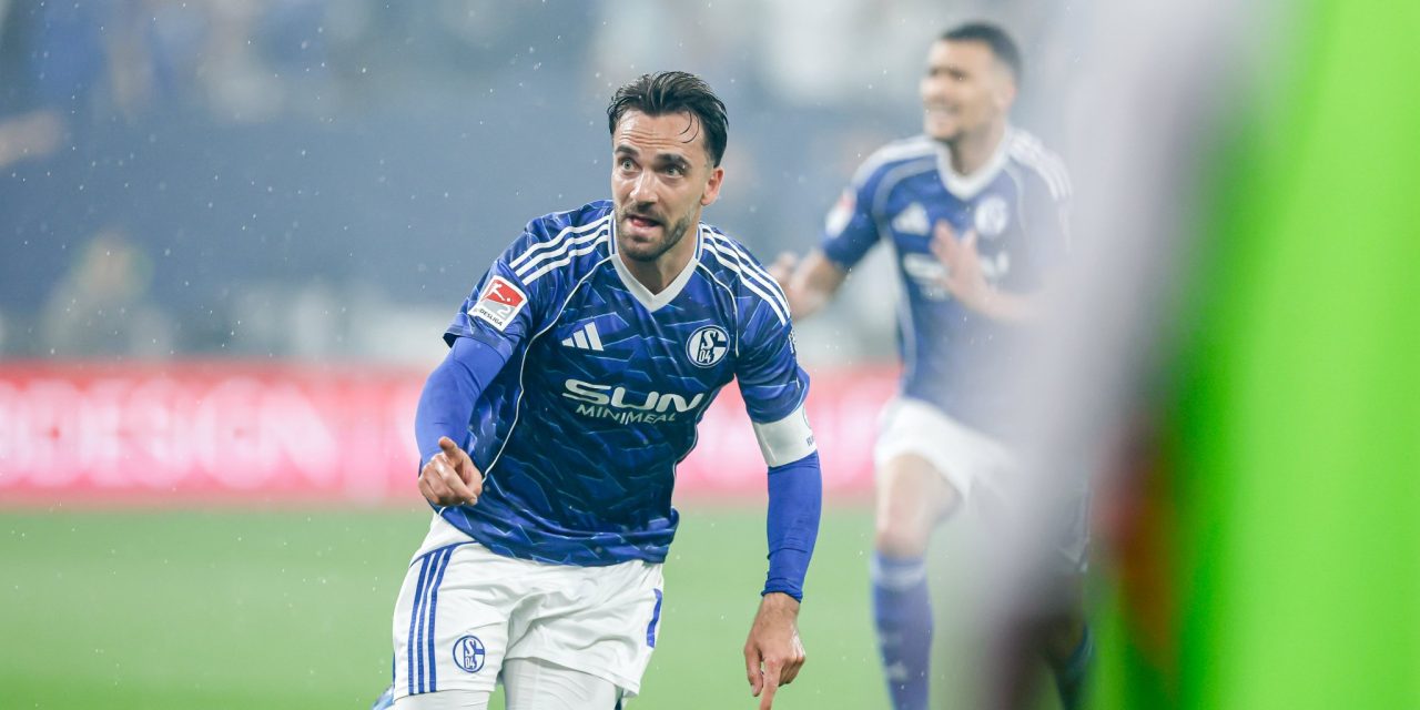 Ekstase auf Schalke – Aufstiegskrimi endet im kollektiven Rausch