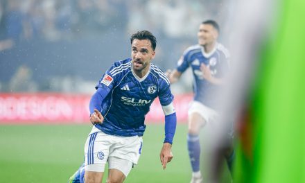 Ekstase auf Schalke – Aufstiegskrimi endet im kollektiven Rausch