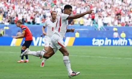 England ringt Norwegen in der Schlussphase nieder