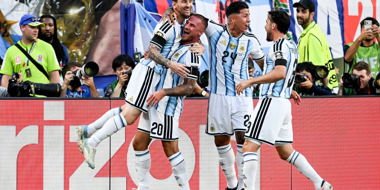 lösung in der 118. Minute: Di Maria bricht das Schweizer Abwehrbollwerk