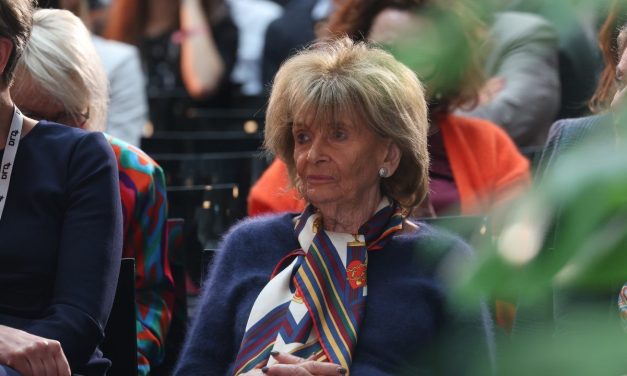 Charlotte Knobloch und Bernd Neuendorf setzen ein Zeichen gegen Antisemitismus